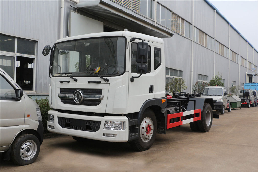 東風(fēng)多利卡D9(12方)車(chē)廂可卸式垃圾車(chē)
