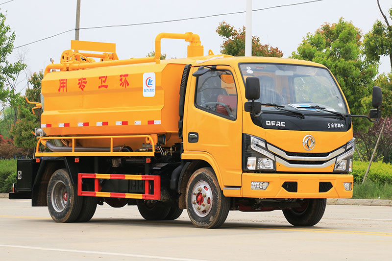國(guó)六東風(fēng)小多利卡 5方 清洗吸污車(chē)