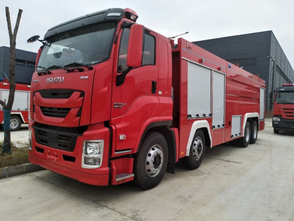 五十鈴前四后八干粉泡沫聯(lián)用消防車