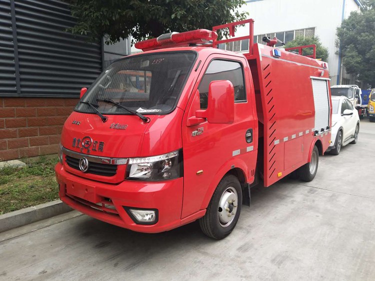 國六東風(fēng)途逸小型消防車2噸