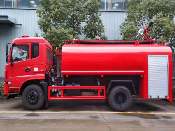 東風(fēng)天錦消防灑水車10噸