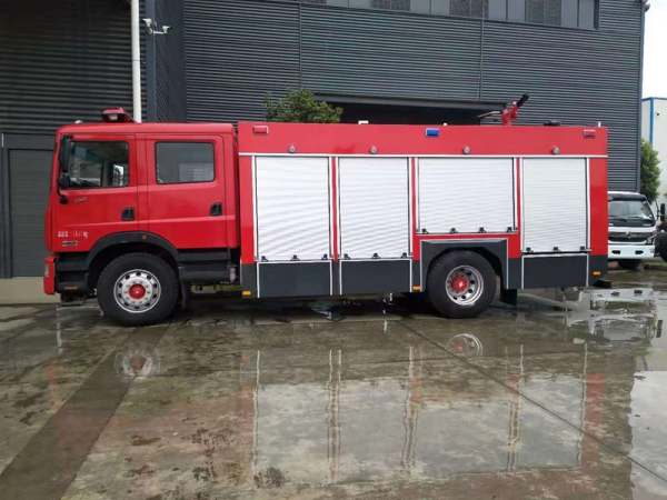 國(guó)六東風(fēng)D9泡沫消防車(chē)6噸消防車(chē)