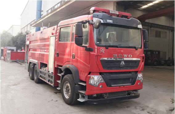 國(guó)六重汽豪沃16噸泡沫消防車