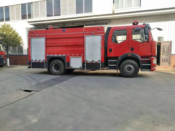 國(guó)六泡沫消防車(chē)解放8噸泡沫消防車(chē)