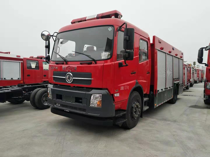國(guó)六東風(fēng)5.5噸泡沫消防車