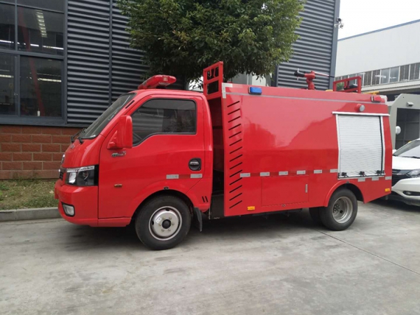 國(guó)六東風(fēng)途逸小型消防車2噸