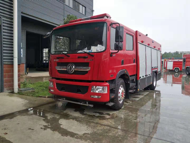國(guó)六東風(fēng)D9泡沫消防車6噸消防車