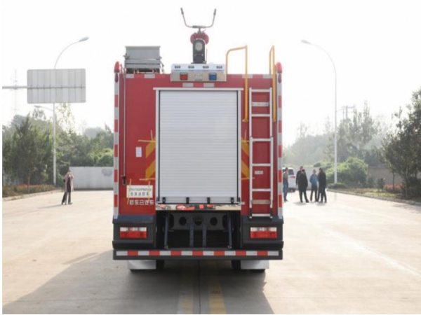國(guó)六東風(fēng)D9水罐消防車(chē)6噸