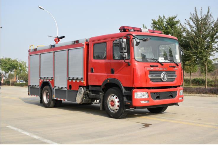 國(guó)六東風(fēng)D9水罐消防車6噸